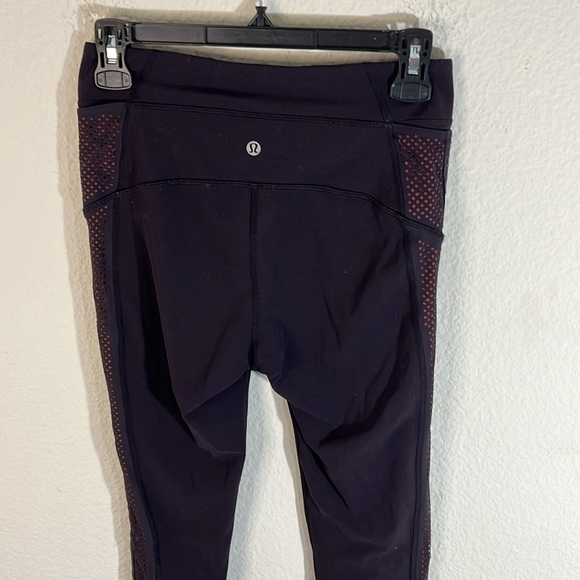 Lululemon women’s Sz 6 Get Your Peek On Tight Athletic Legging Laser Cut - Picture 7 of 11